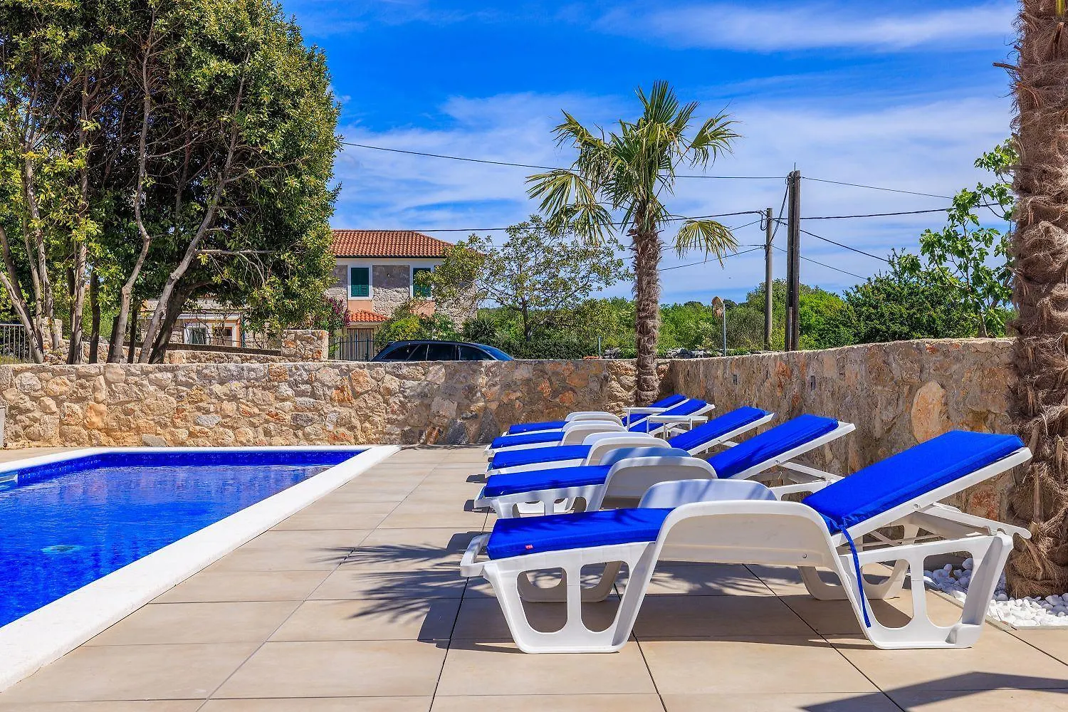 Appartement Mit 28M2 Grossem Pool Unweit Heilschlamm Bucht à Kras